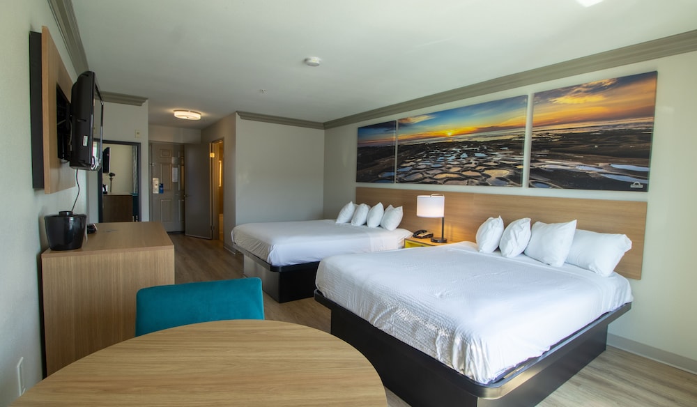 Days Inn by Wyndham Carlsbad 21/45
