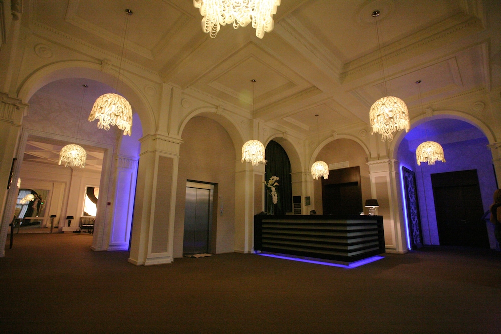 Iaki Hotel 7/50