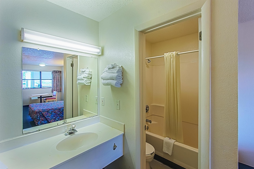 Motel6 Chattanooga, TN 32/43