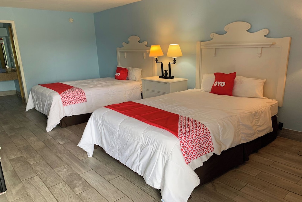 OYO Hotel Dundee By Crystal Lake 17/50