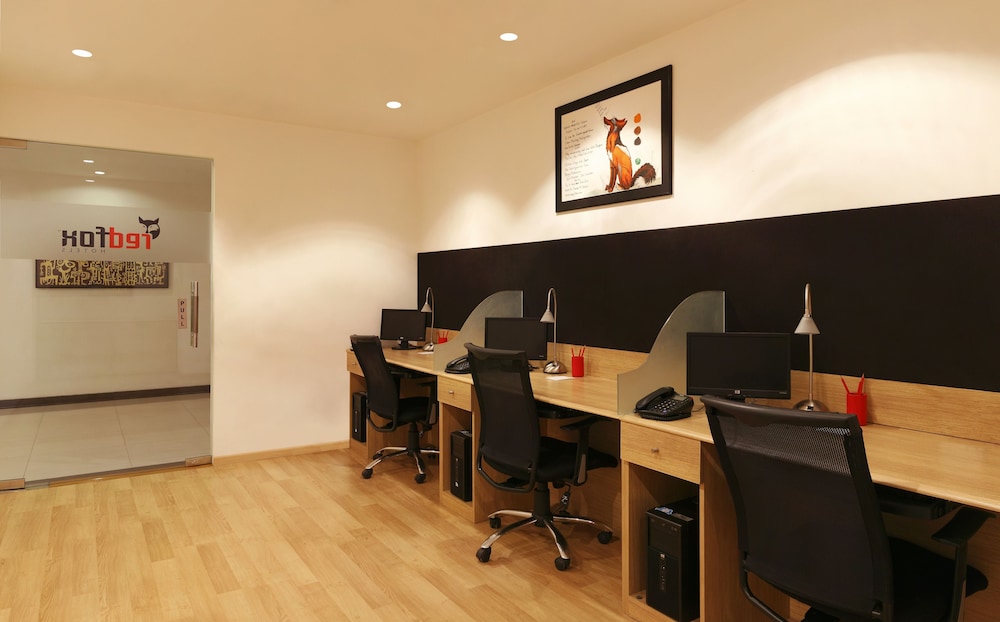 Red Fox Hotel Hitec City 30/33