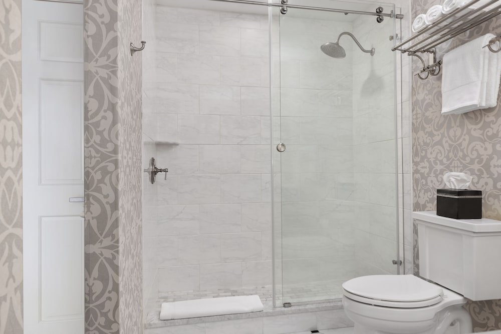 Suite, 2 Queen Beds, Hamilton-Turner Inn 5/7