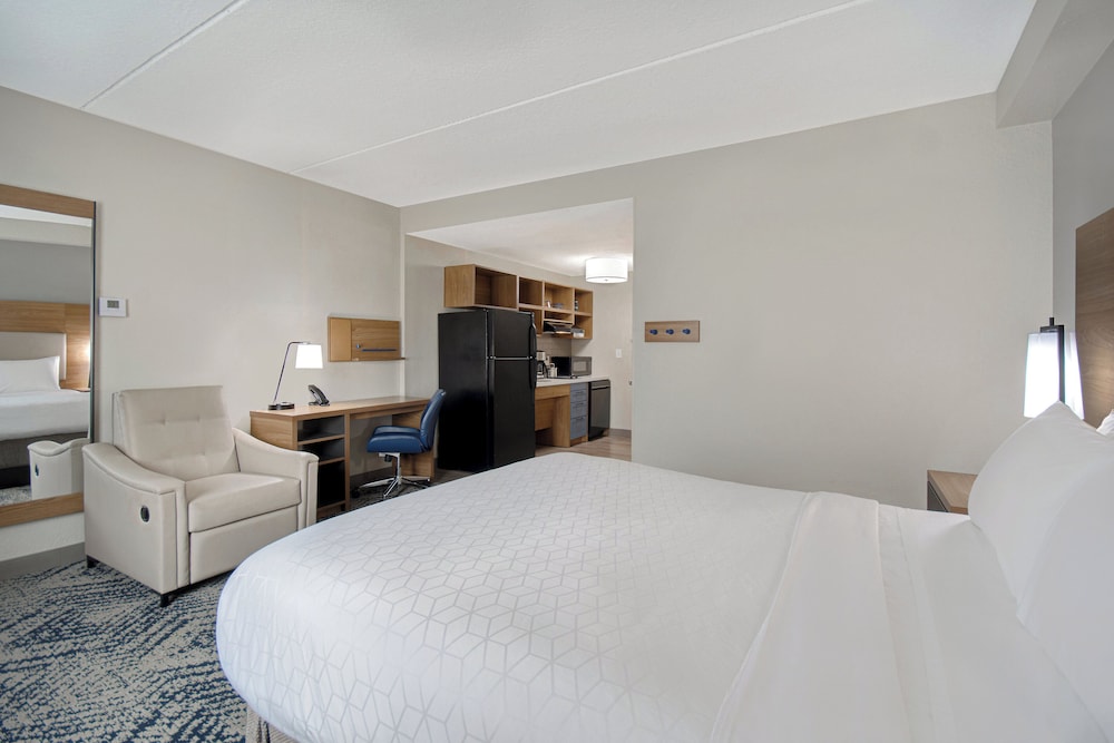 CANDLEWOOD SUITES COLUMBIA-FT. JACKSON 22/62