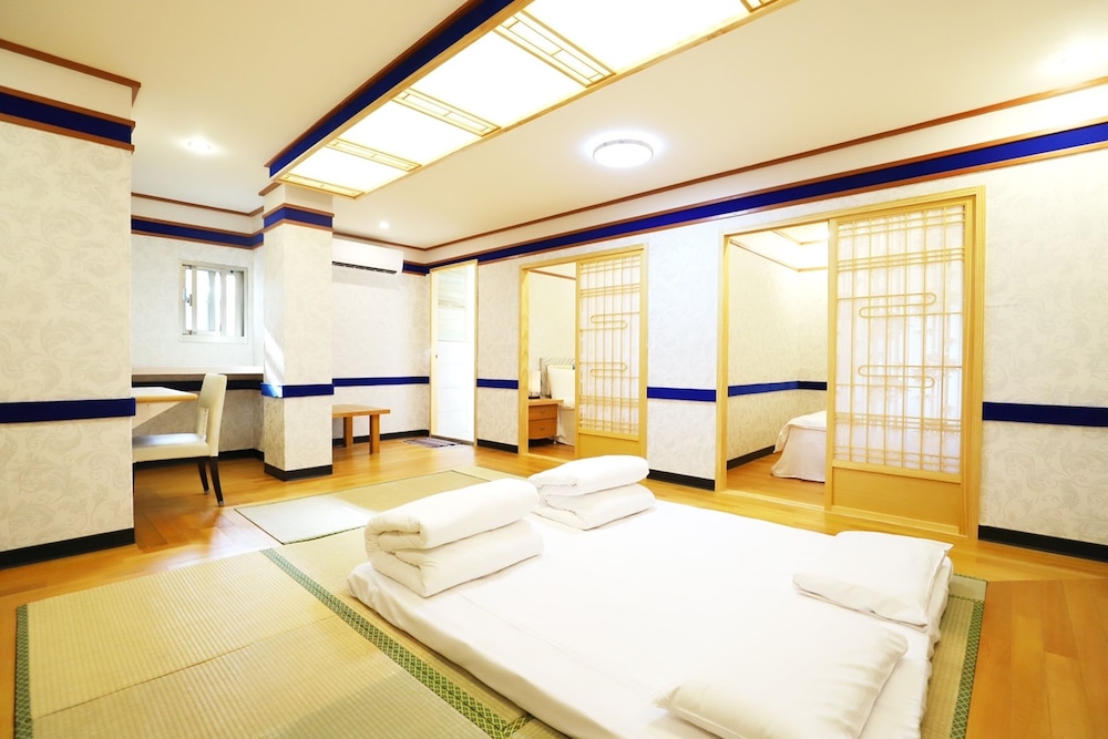 Gorgeous Hot Spring Resort 28/50