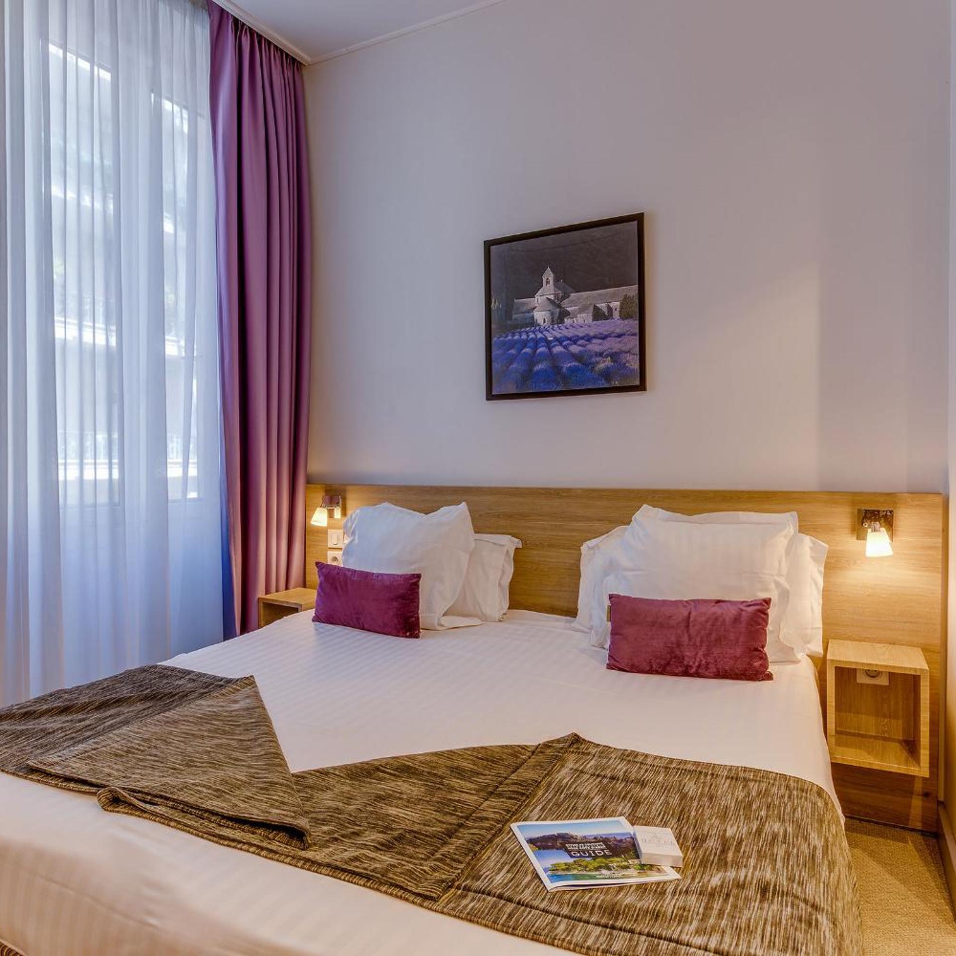Standard, Double or Twin Bed, Street Side View