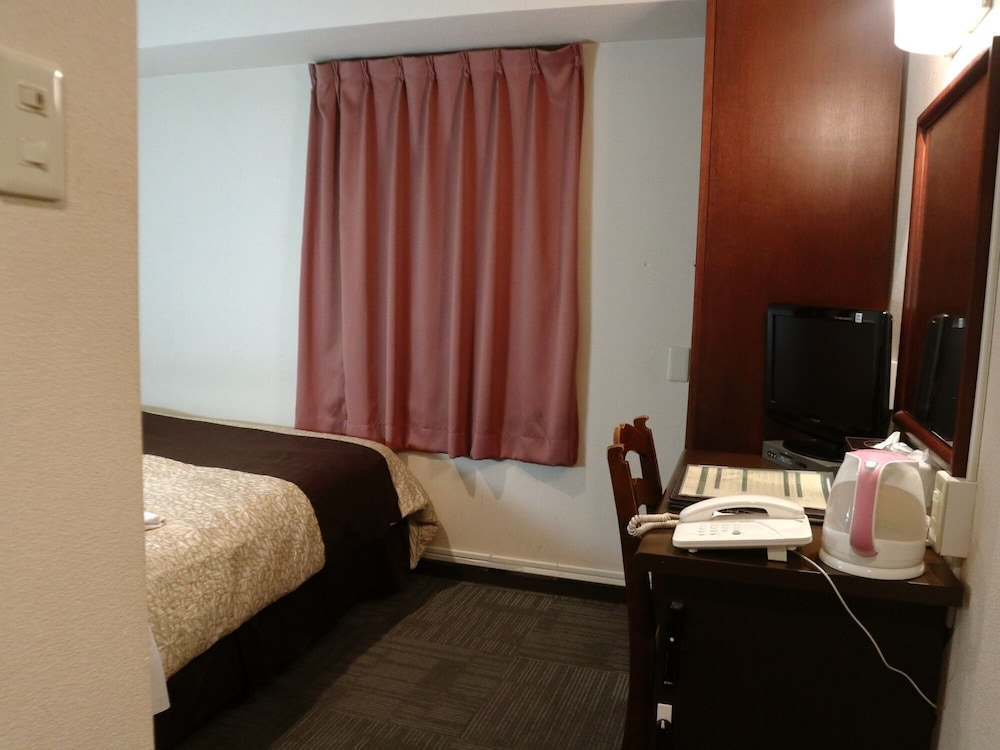 STANDARD, QUEEN BED