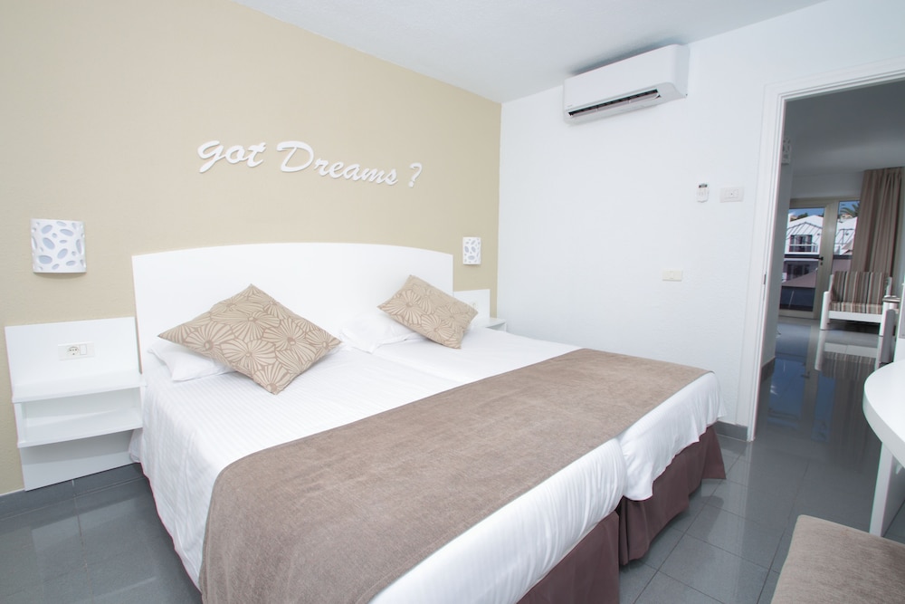 Turbo Club Apartments 4/50