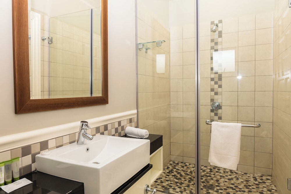 PREMIER RESORT MPONGO PRIVATE GAME RESERVE 49/50