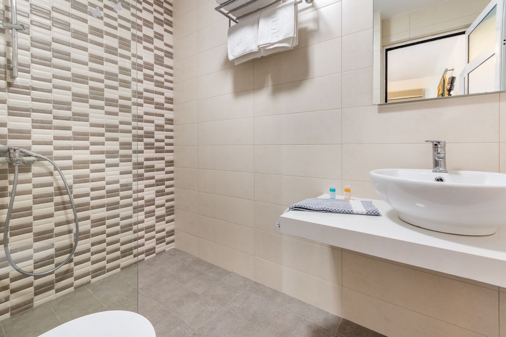 Evdokia Suites 57/58