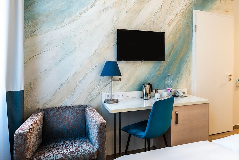 Atrium Hotel by Mellow Mood Hotels 60/64