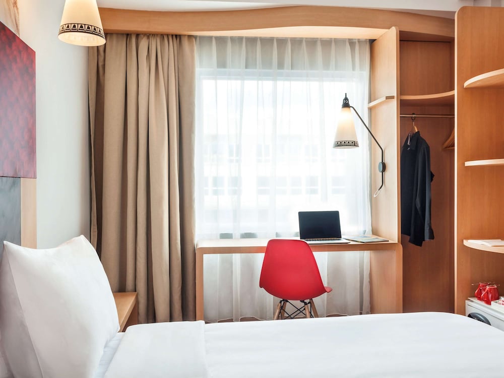 IBIS YOGYAKARTA ADI SUCIPTO 42/54