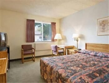 Sunset Inn & Suites - Lincoln Airport 5/15