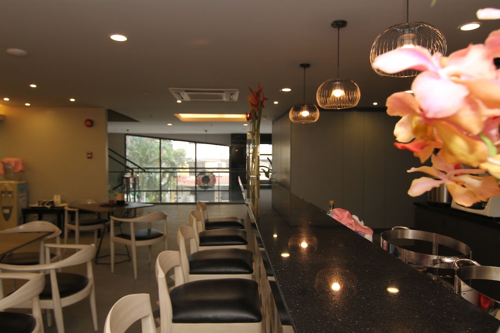 Cebu Hotel Plus 46/55