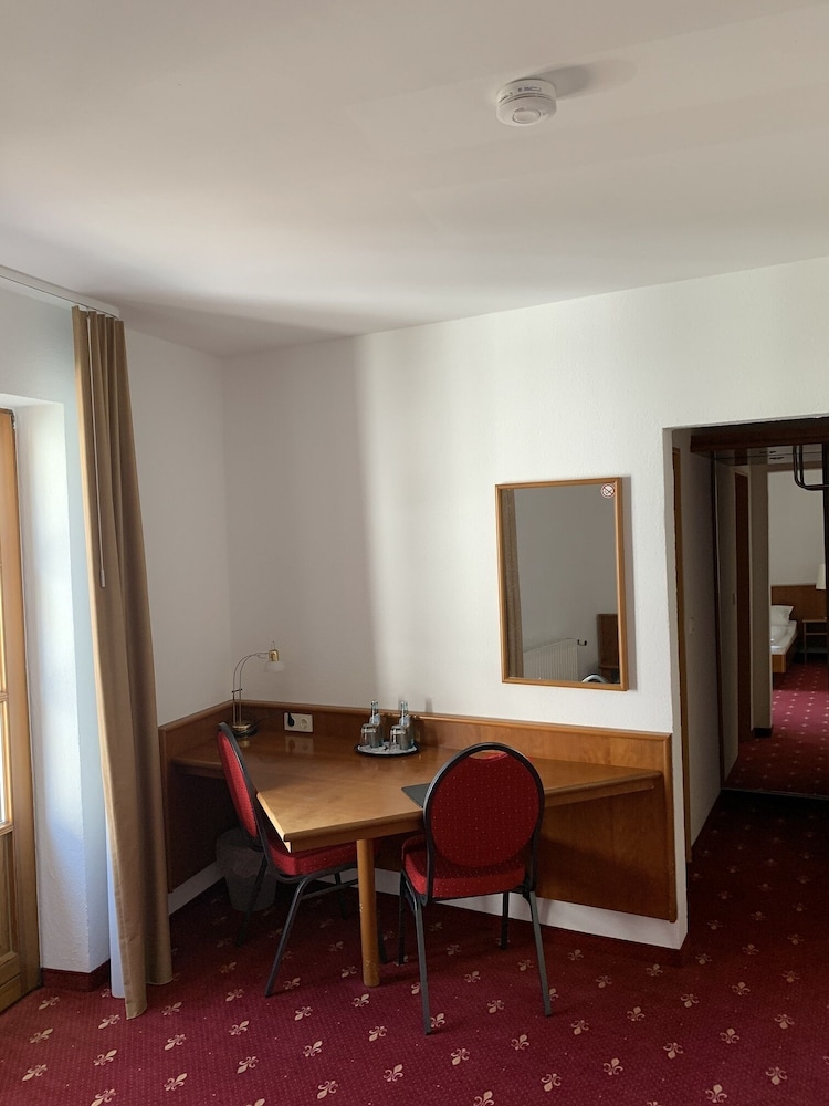 Hotel Erlenbacherhof 31/38