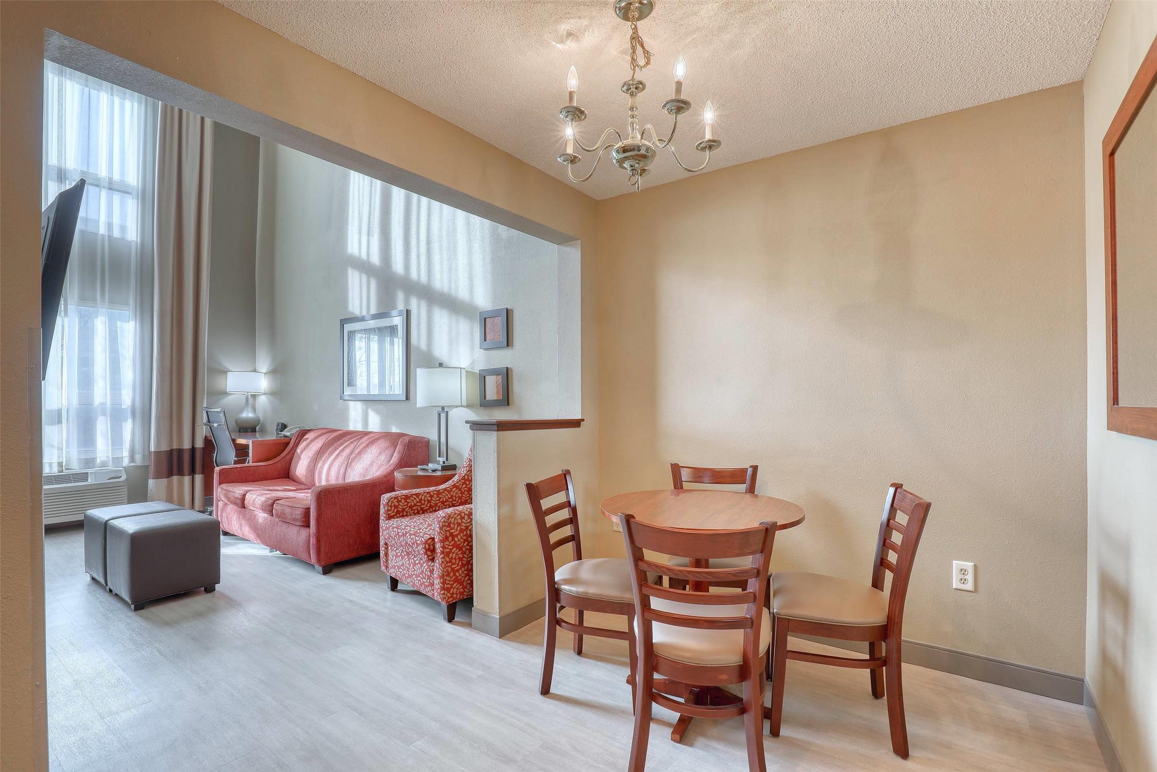 Comfort Suites Madison West - Middleton 24/38