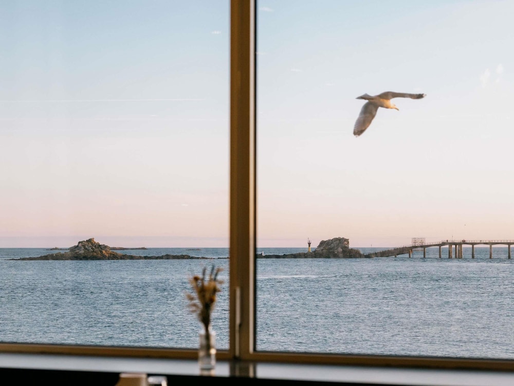 Hotel Mercure Roscoff Bord de Mer 64/68
