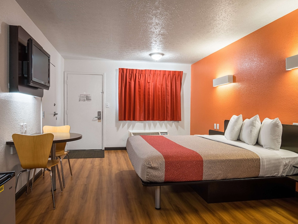 STANDARD, KING BED