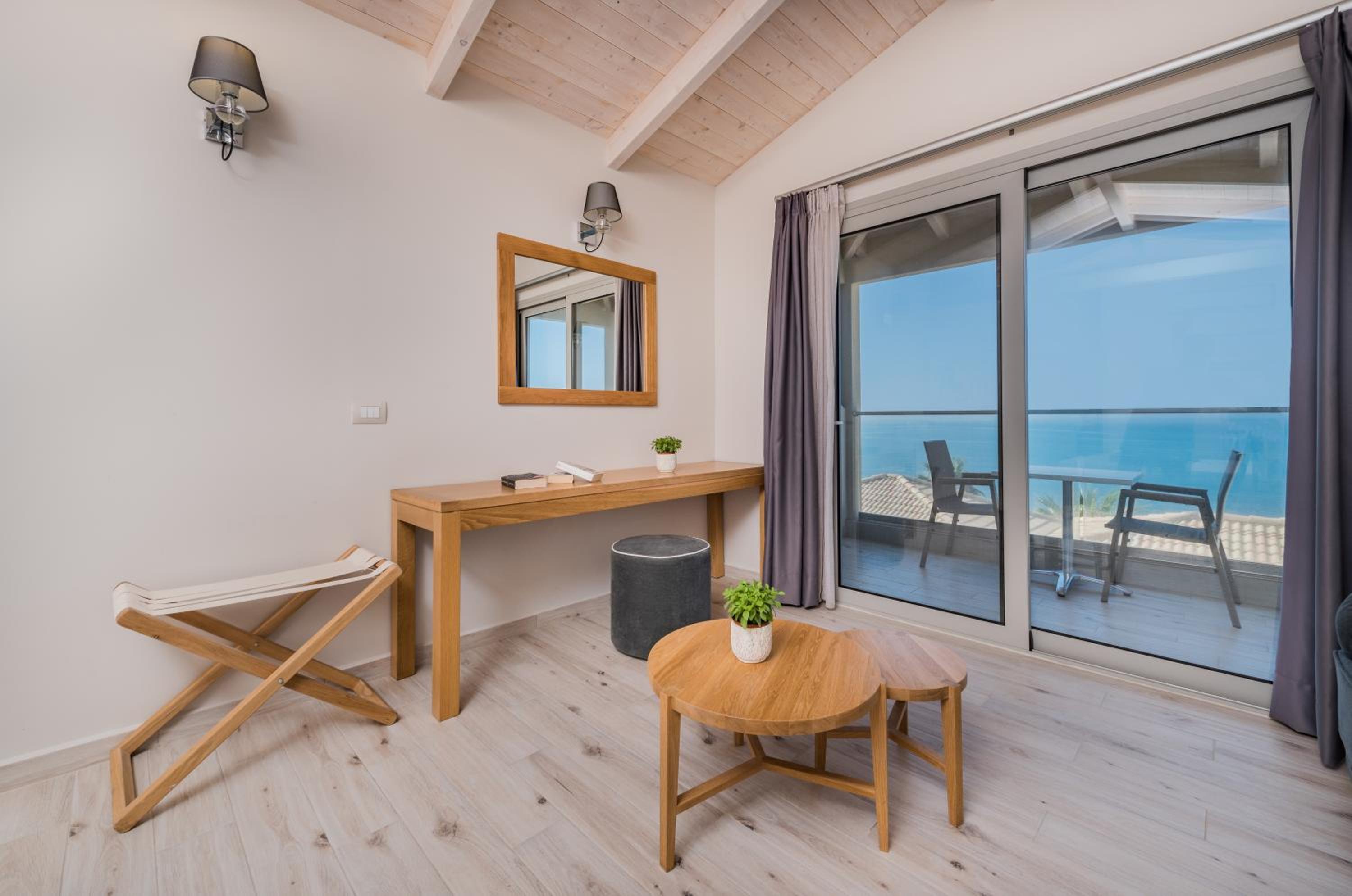 Crystal Beach Hotel 24/51