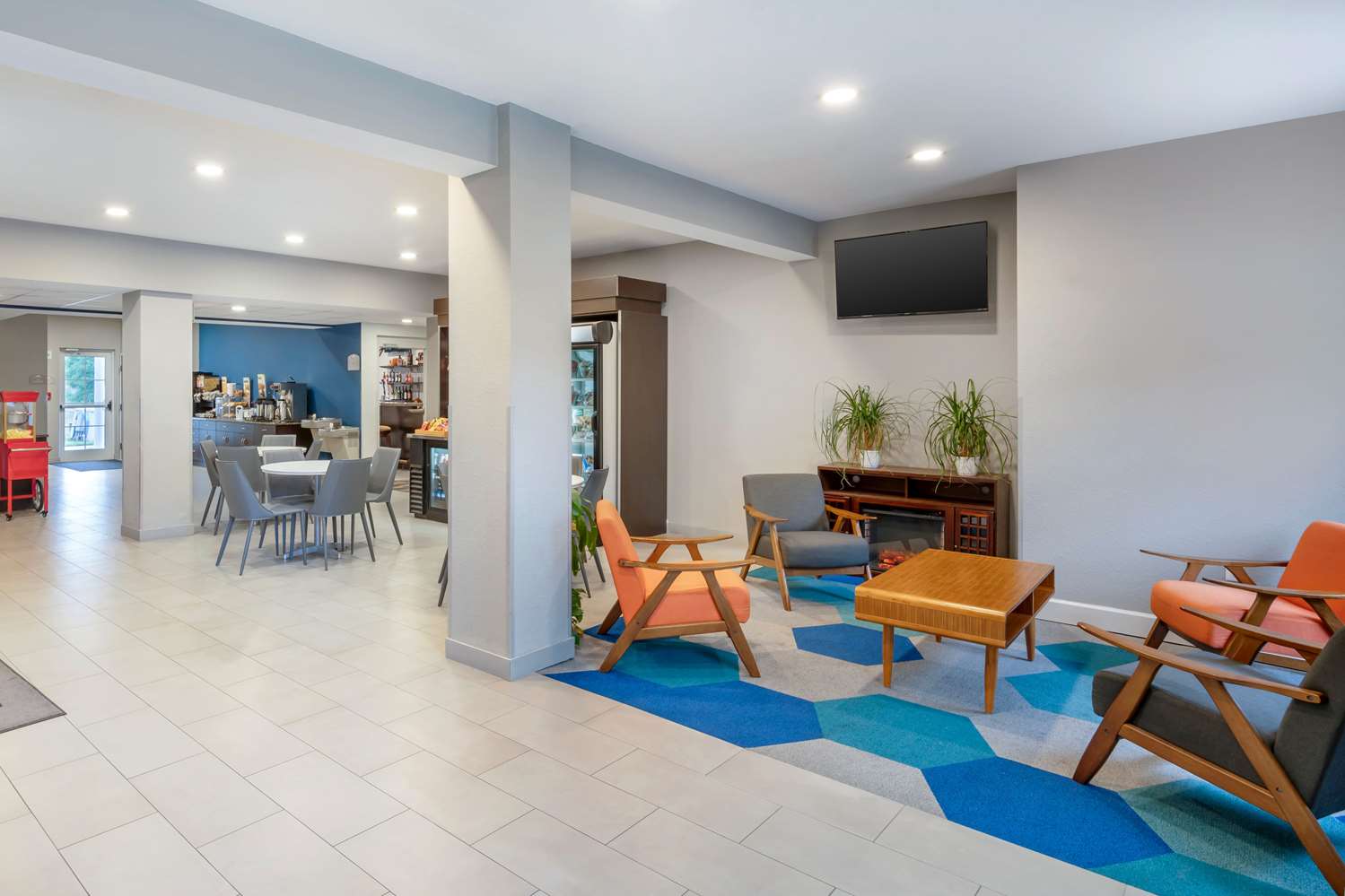 Microtel Inn and Suites by Wyndham Brooksville 30/53
