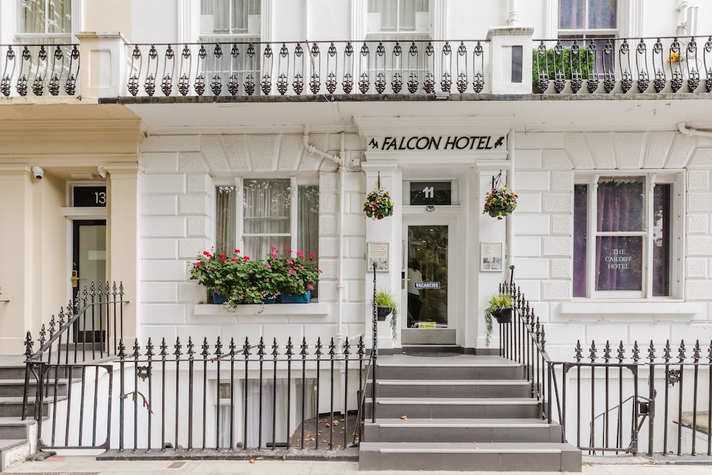 Falcon Hotel 2/50