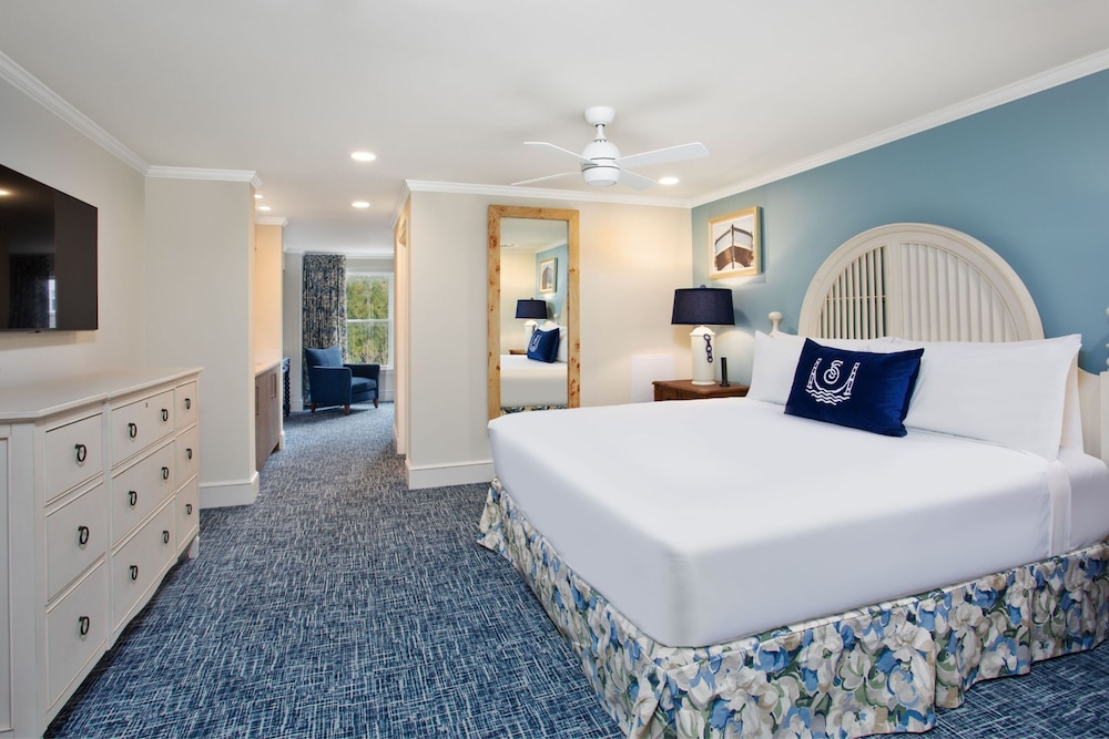 Summer, Deluxe, King Bed