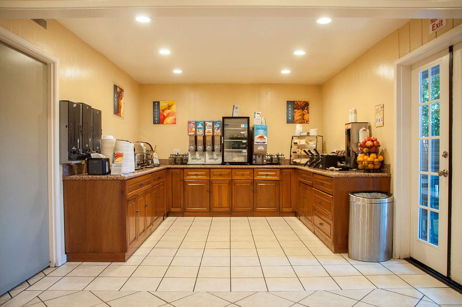 Best Western Village Inn Fresno 12/39