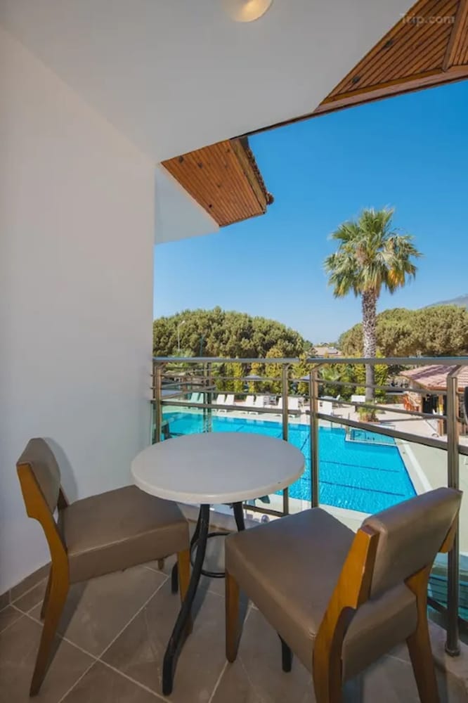 Qualia Park Hotel 33/50