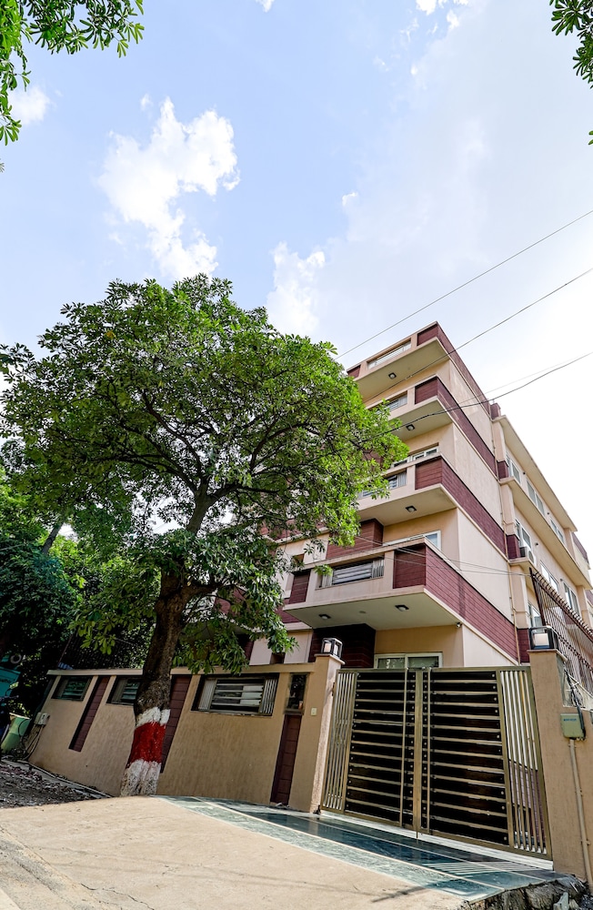 Ahuja Residency Sector 44 Noida 30/39