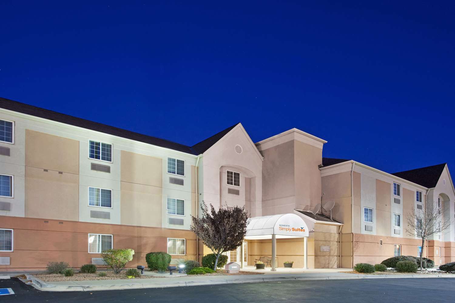 Sonesta Simply Suites Albuquerque 2/6