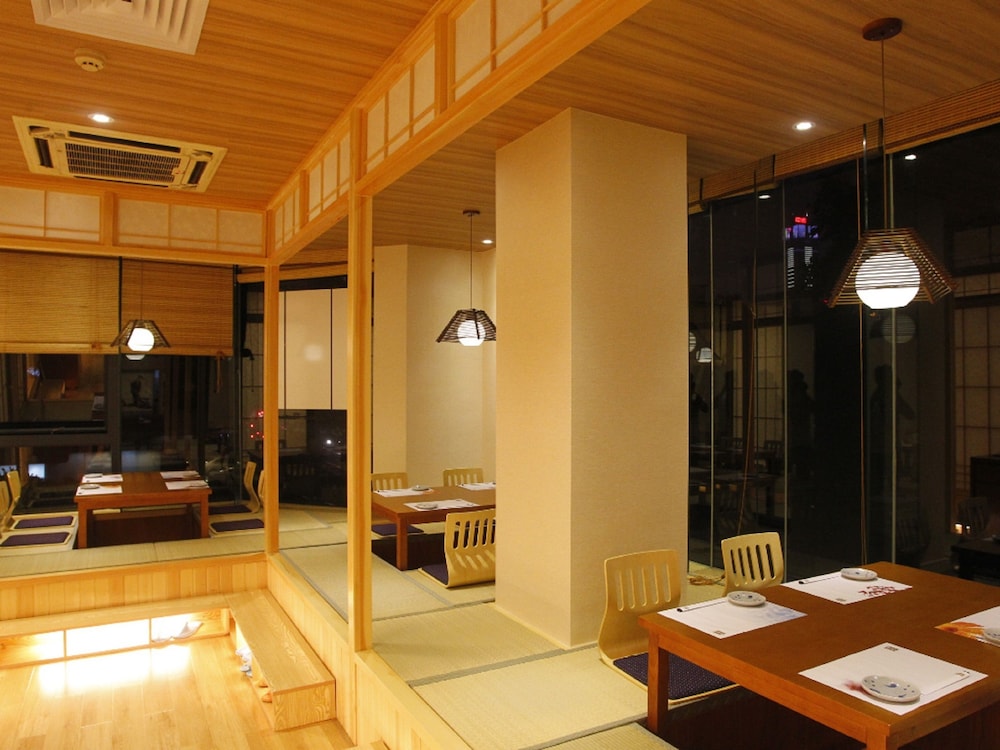 Yuwa Hotel 23/47
