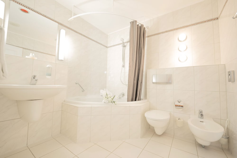 Van Der Valk Schlosshotel Grosser Gasthof 58/59