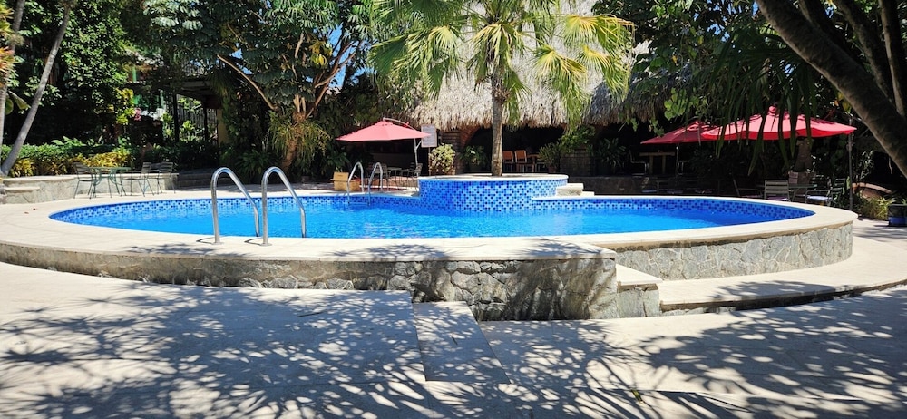 Novo Hotel & Suite 52/59