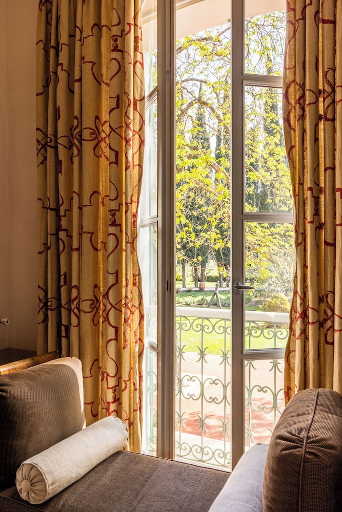 Hostellerie De L'abbaye De La Celle 17/50