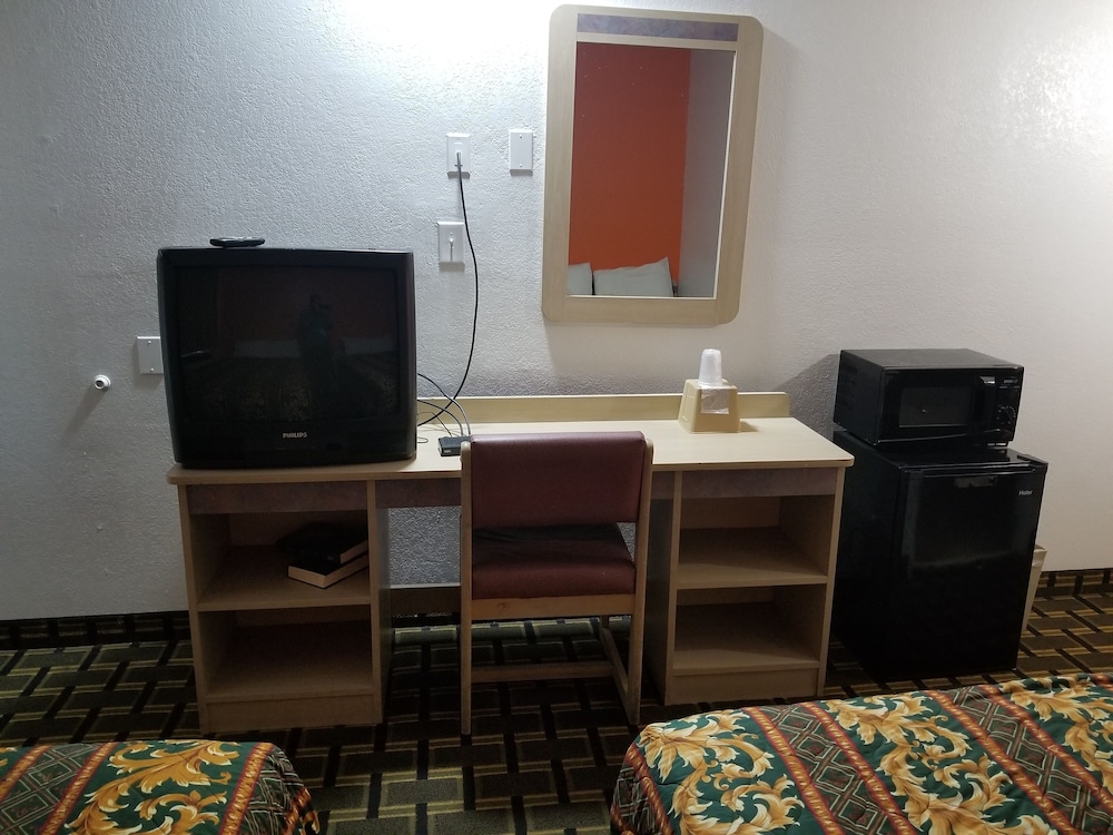 KNIGHTS INN TULSA 23/30