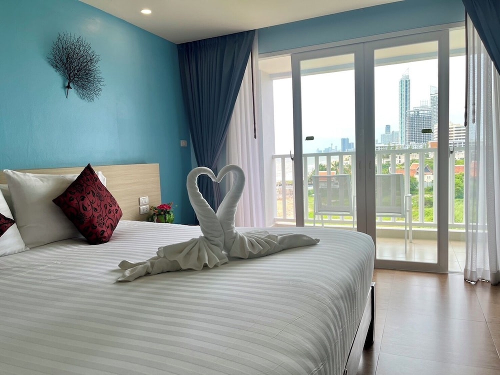 DELUXE, DOUBLE BED, SEA VIEW