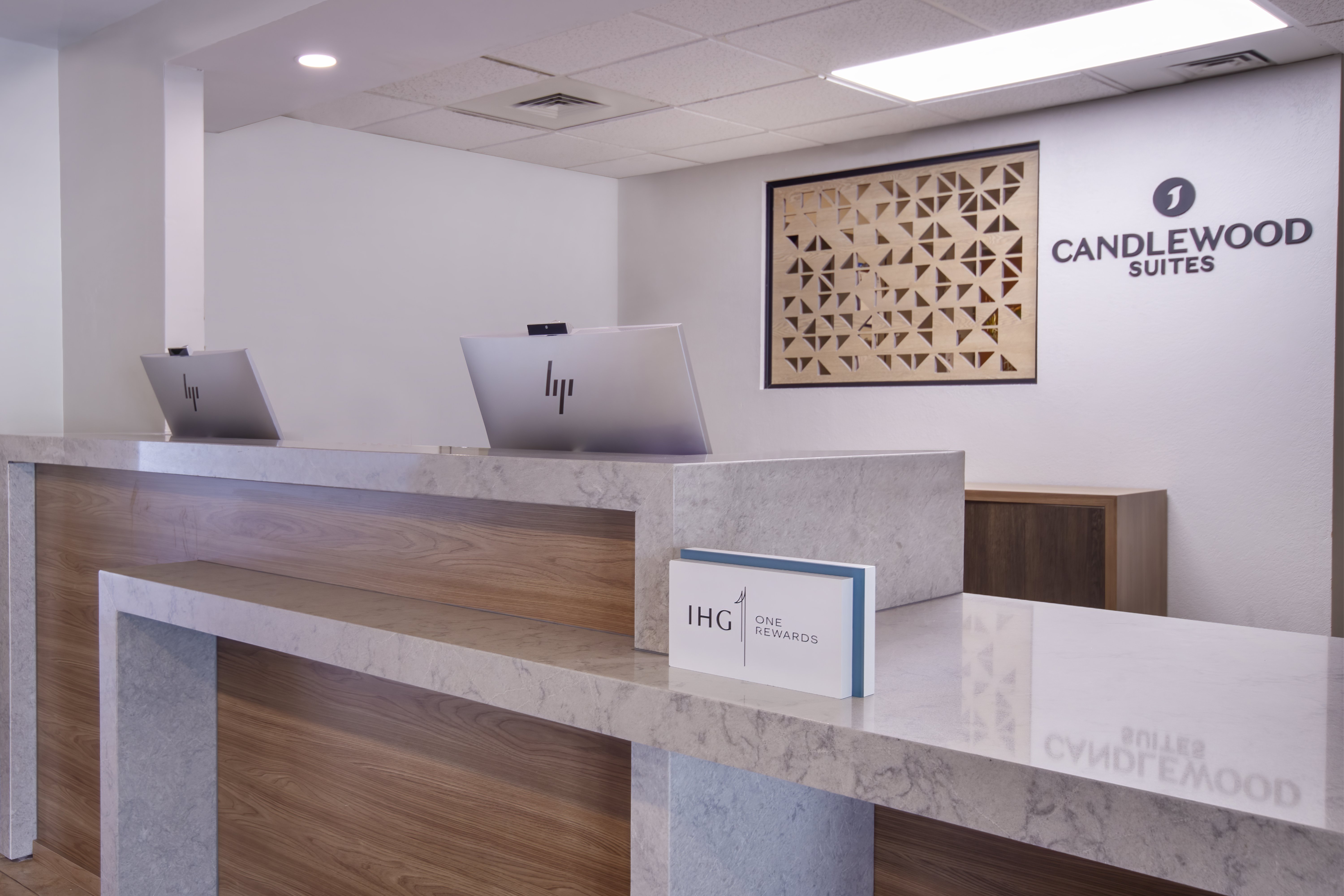 CANDLEWOOD SUITES BUFFALO AMHERST 17/77