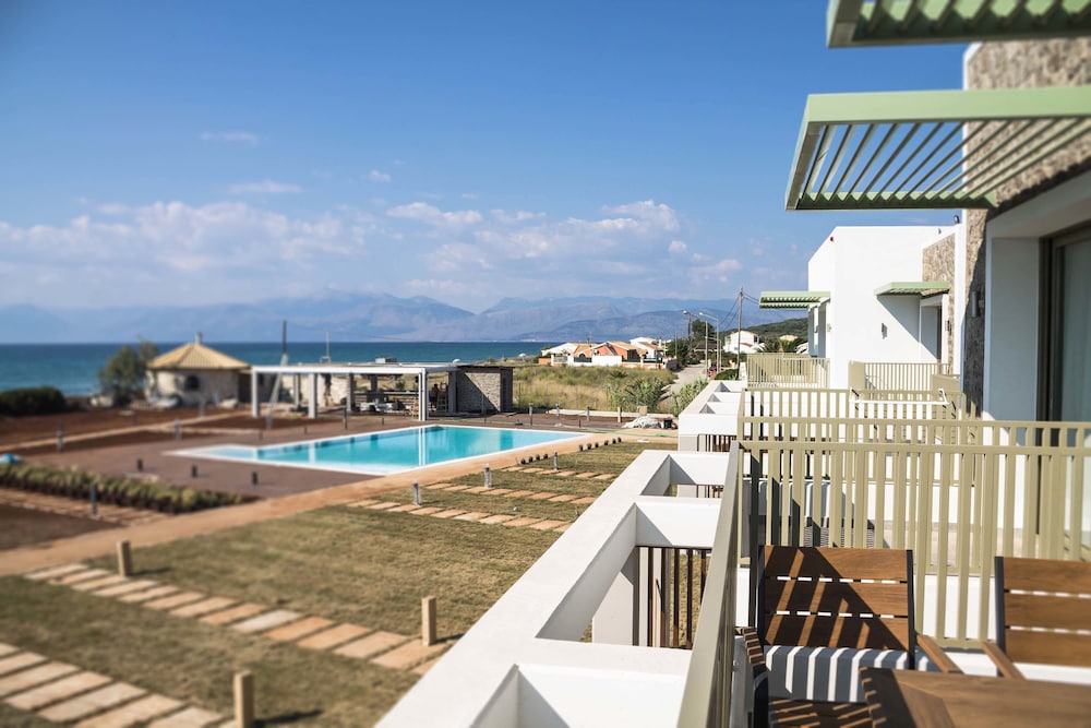 Kyma Suites 34/42