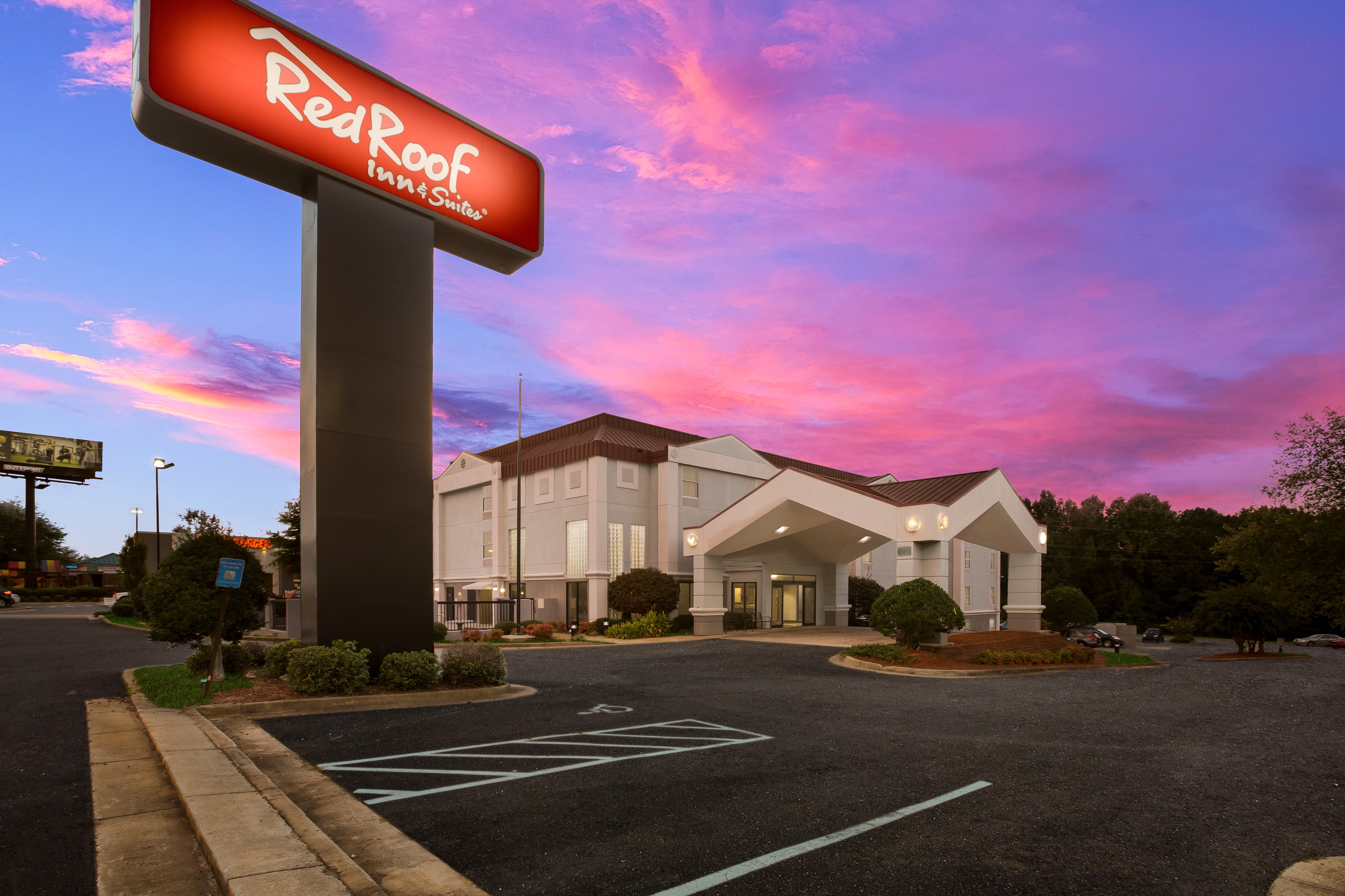 Red Roof Inn & Suites Newnan 29/35