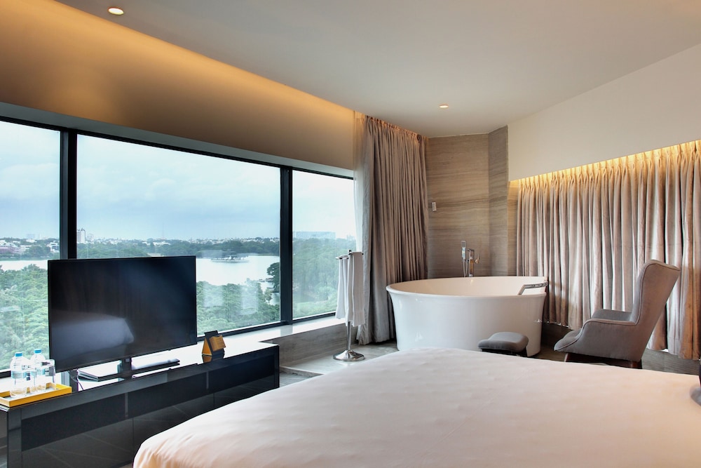 Radisson Bengaluru City Center 24/58