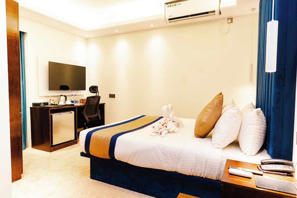 Marco Polo Dhaka 25/37