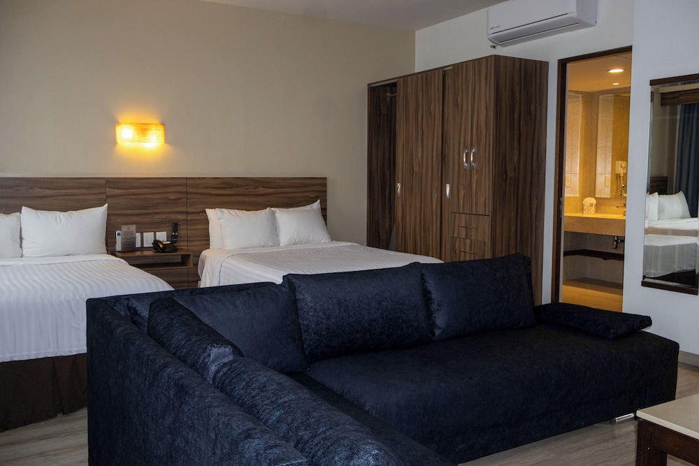 Hotel Crown Victoria 14/50
