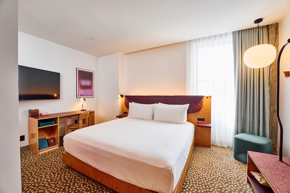 Renovated, King Bed