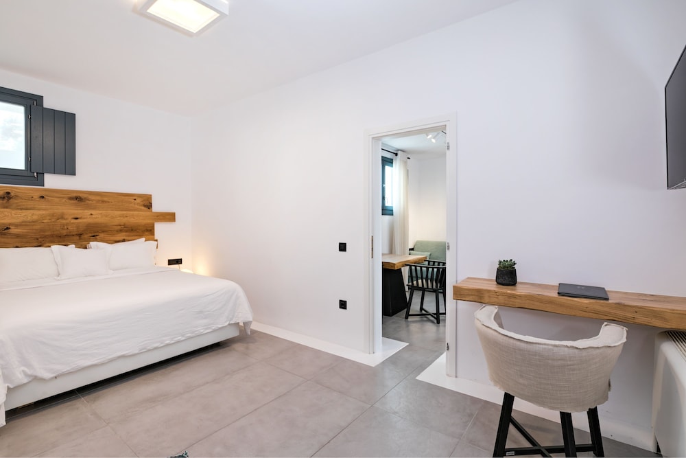 SEMI BASEMENT, STANDARD, PATIO