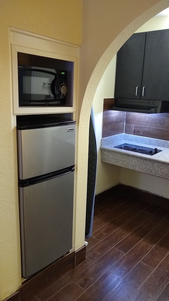 西能源走廊品质套房酒店(Econo Lodge Inn & Suites West - Energy Corridor) 图片2