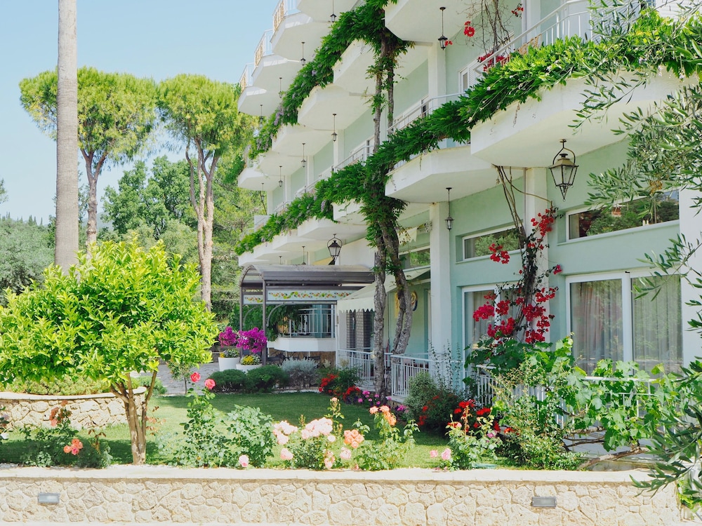 Paloma Blanca Hotel photo3