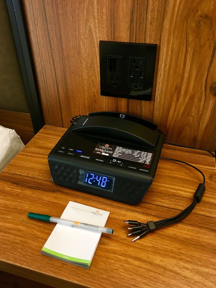 La Quinta Inn Suites By Wyndham Times Square South 32/60