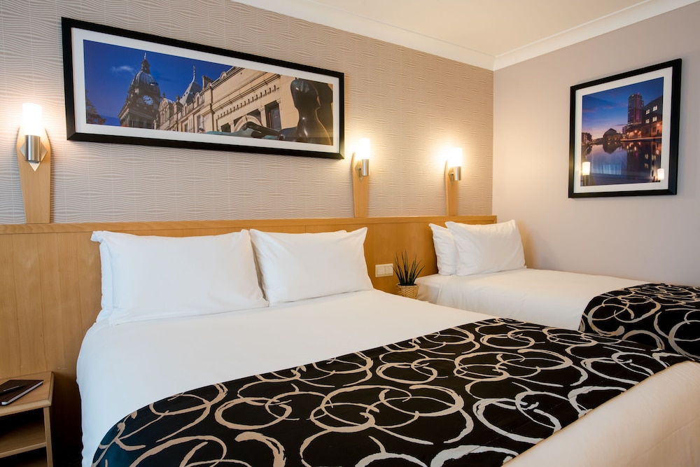DELUXE, SINGLE, KING BED