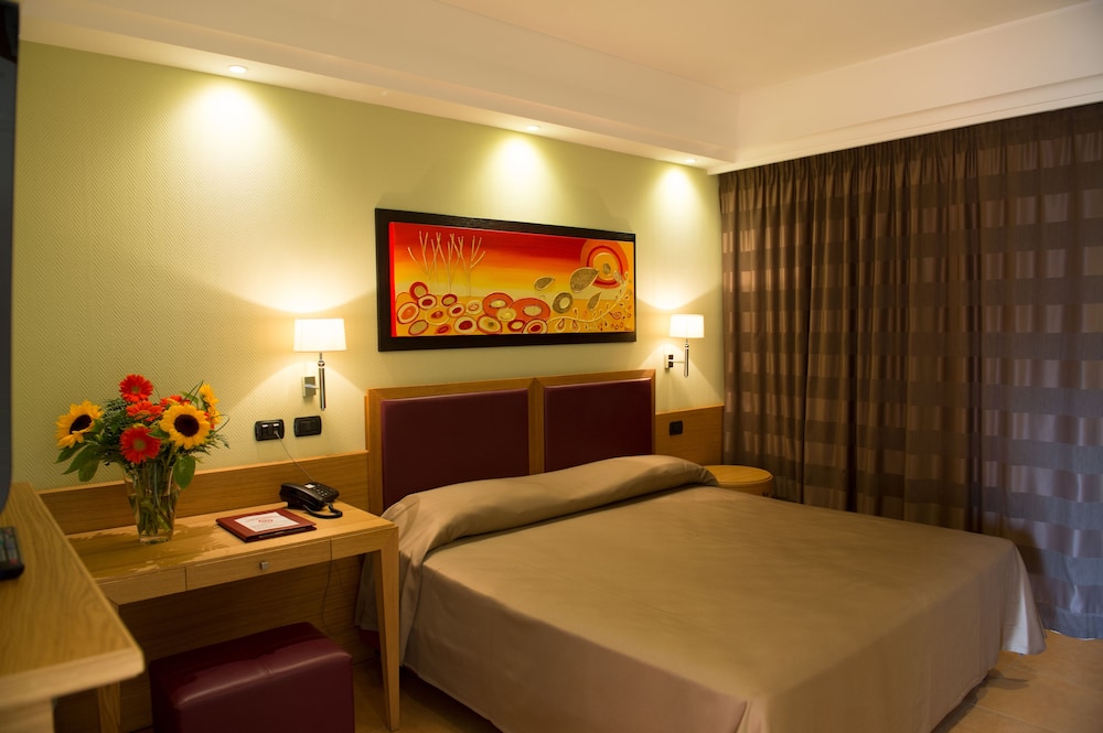 Artemis Hotel 15/69