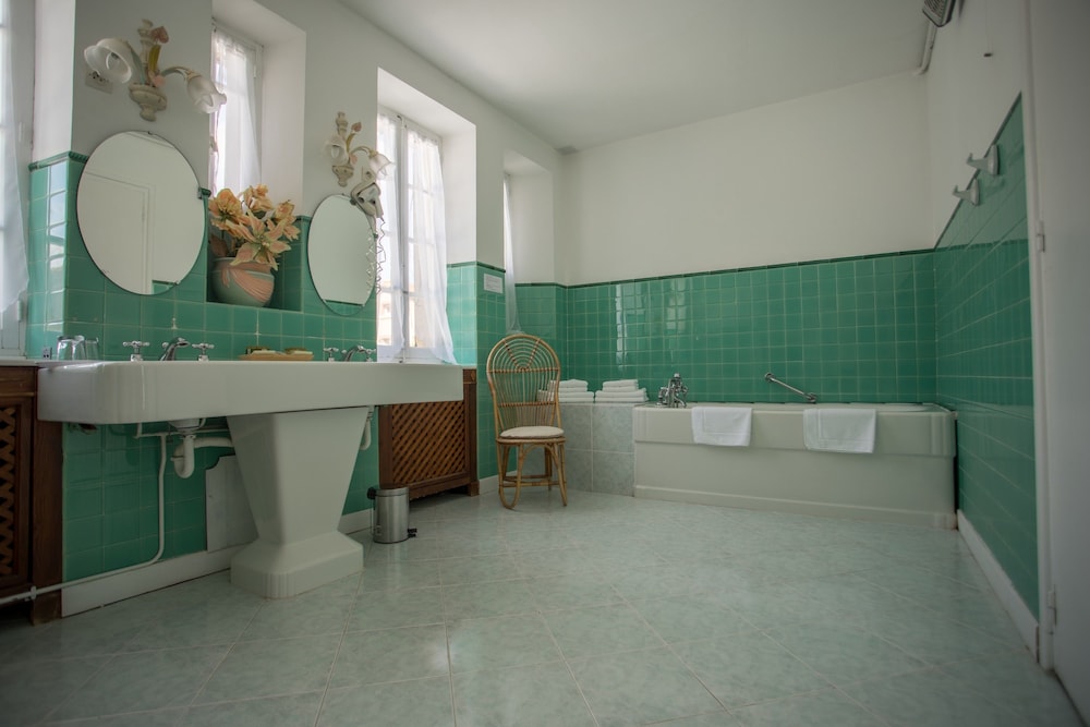 DOMUS SELECTA CHATEAU DE FLOURE 3/57