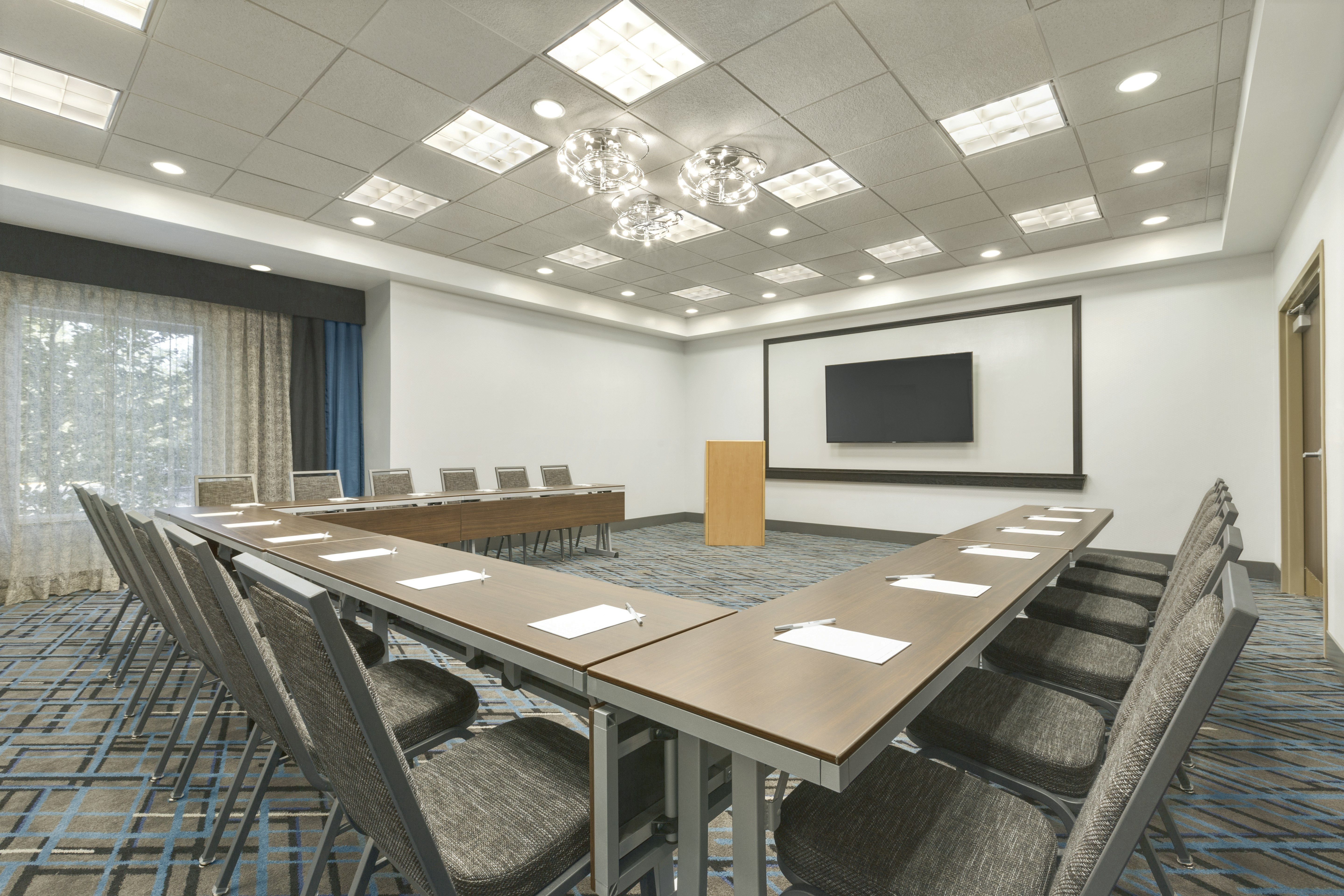 Hampton Inn & Suites Herndon - Reston 35/42